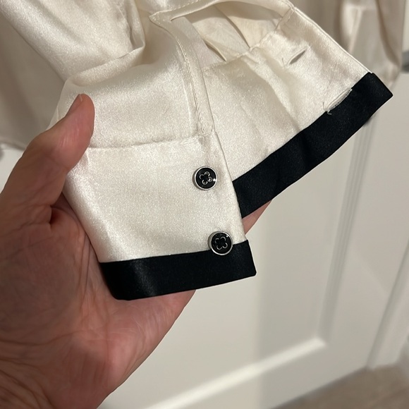 White House, black market, Ivory silk shirt - Picture 3 of 5